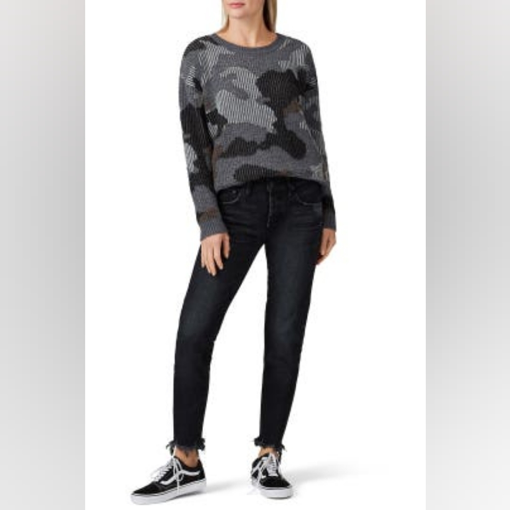 One Grey Day Formosa Camo Pullover‎